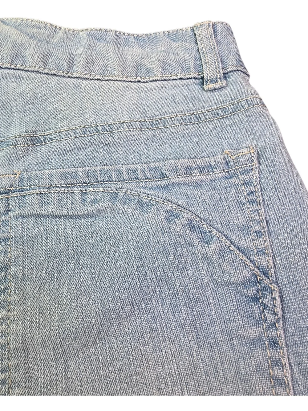 d.jeans Cuffed Denim Shorts Size 8 Light Wash Repreve Eco Friendly Stretch